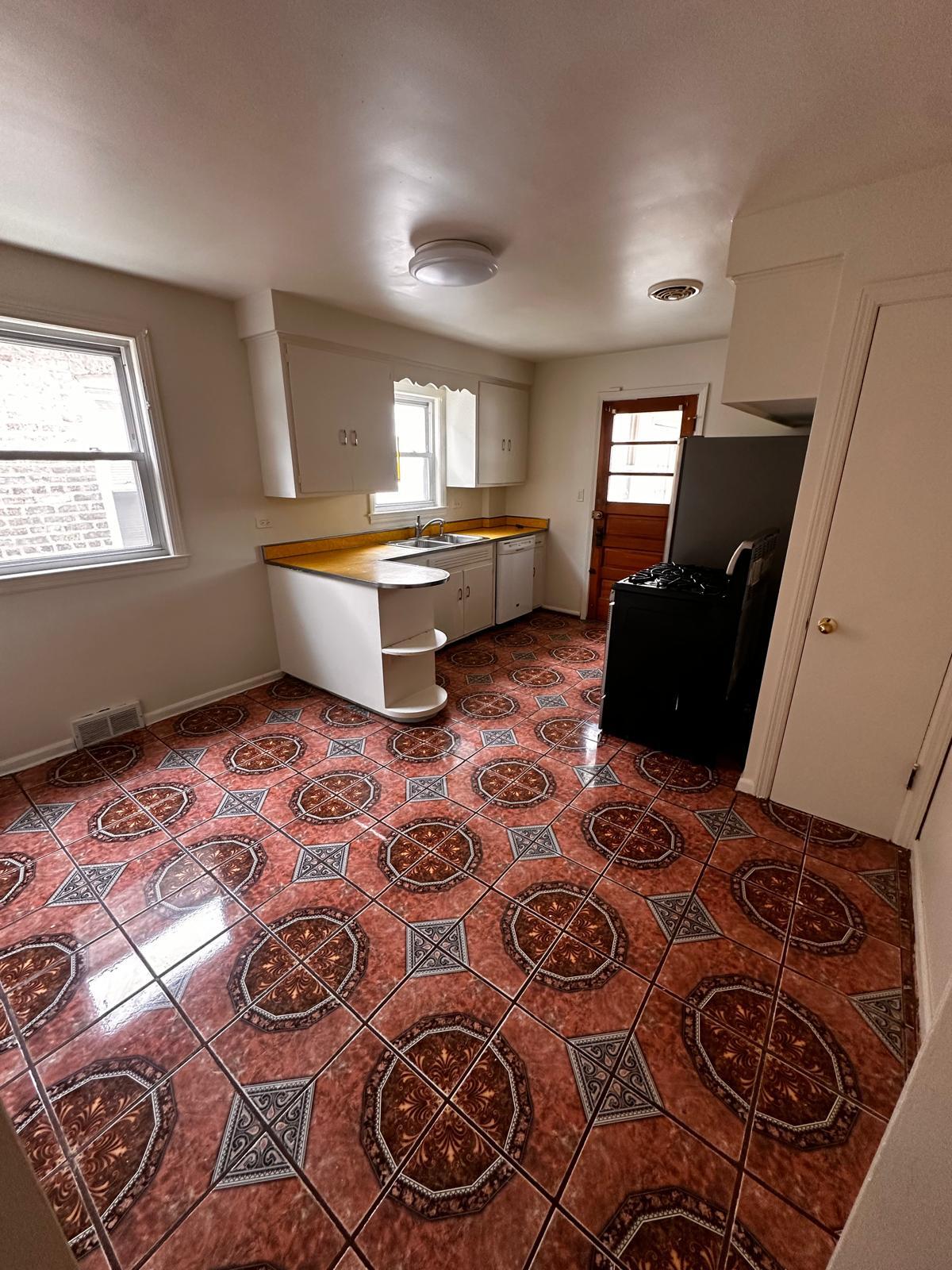 Building Photo - 5238 N Larned Ave