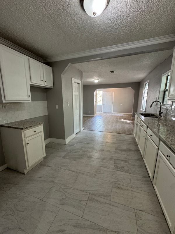 Building Photo - 5432 Tyler Ave