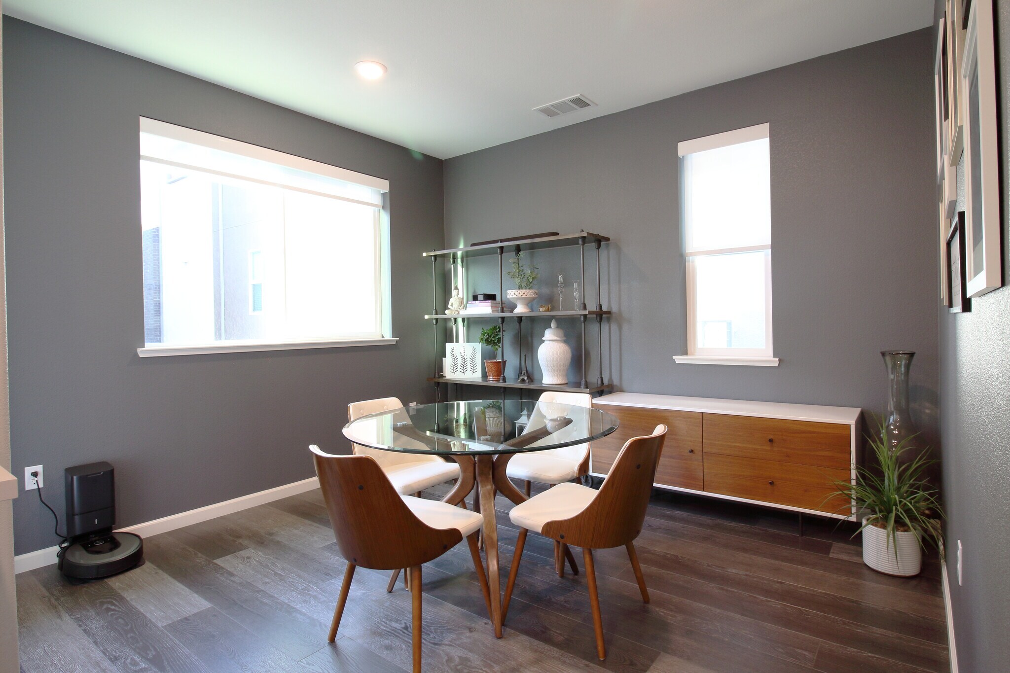 Building Photo - 164 Agustin Narvaez St