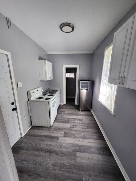 Building Photo - 1893 3rd Ave