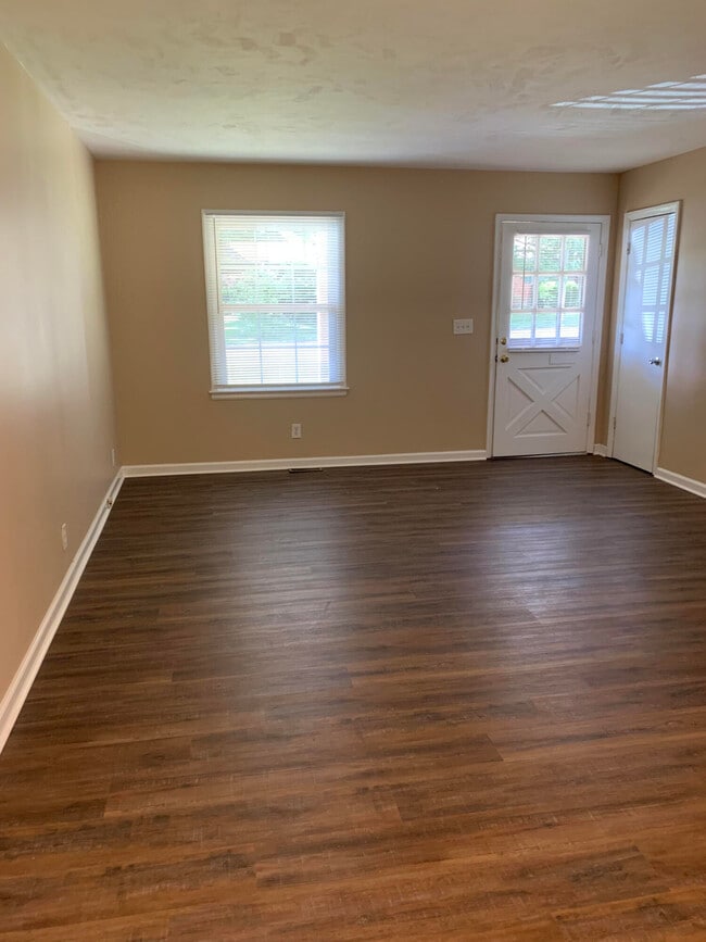 Building Photo - 3516 Willowood Rd