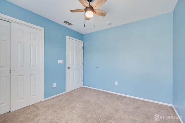 Building Photo - 160 Vasser Dr