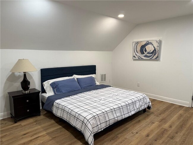 Building Photo - 1140 Goodwin Pl NE