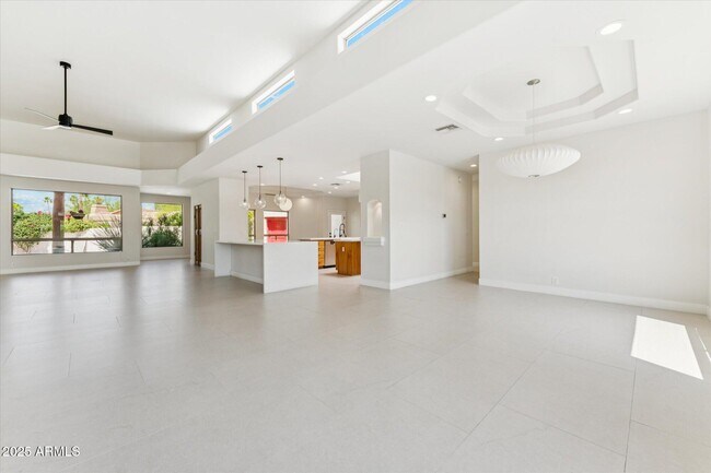 Building Photo - 6139 N 31st Ct
