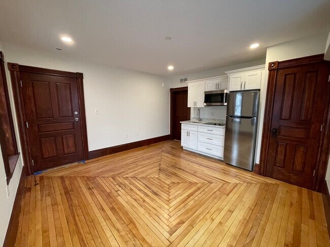 Building Photo - 41 Summer St