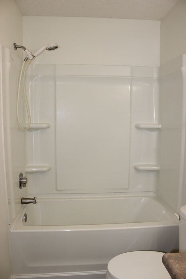 Building Photo - Charming Duplex in Havelock