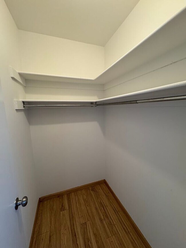 Building Photo - 2B/2B Corner Apartment with Flatiron Views...