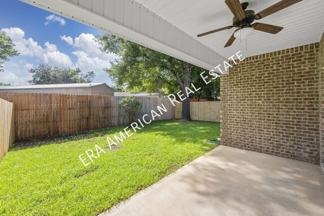 Building Photo - 721 Fairview Dr