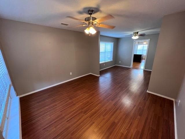Building Photo - 584 Lake Forest Dr