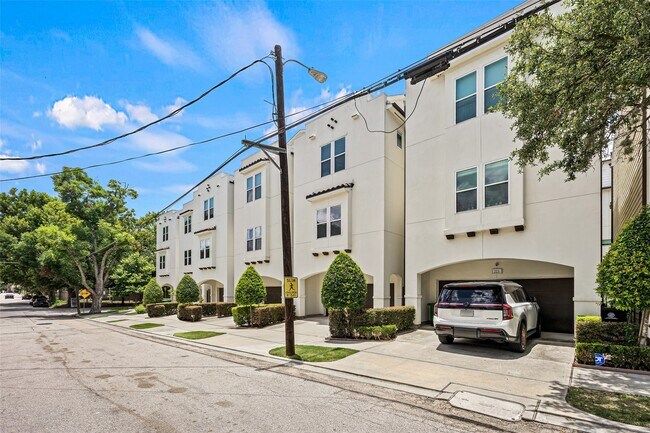Building Photo - 719 Leverkuhn St