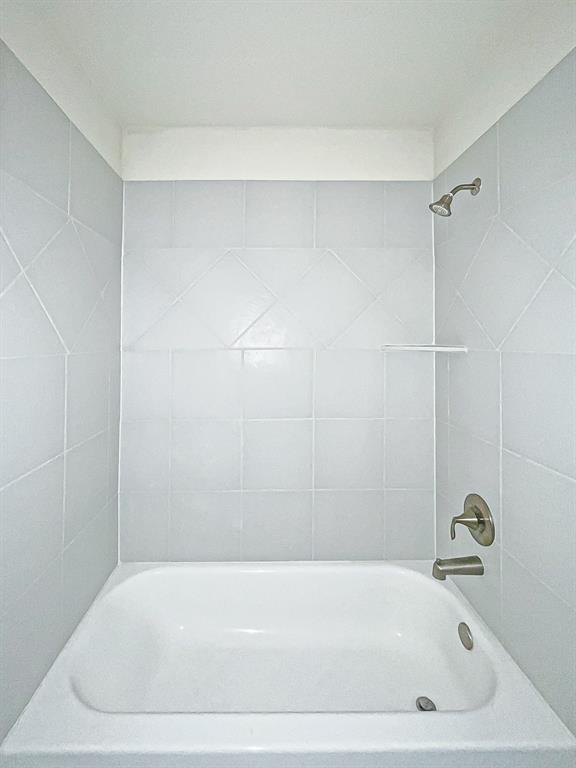 Building Photo - 10940 Chazenwood Dr