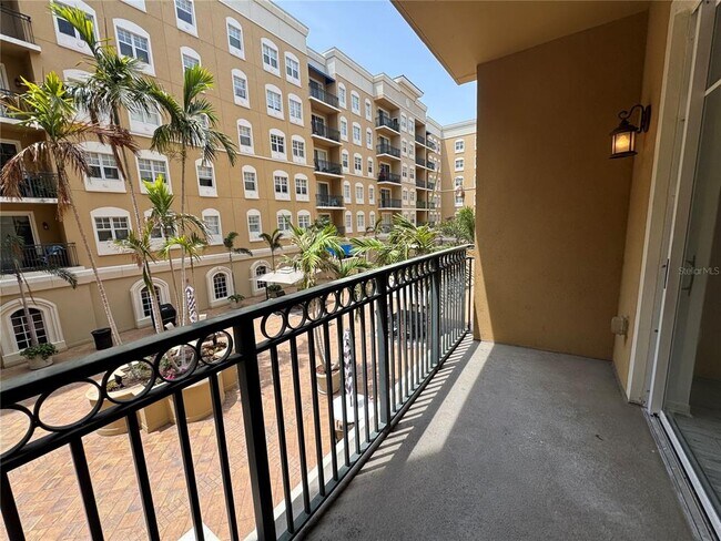 Building Photo - 1064 N Tamiami Trl