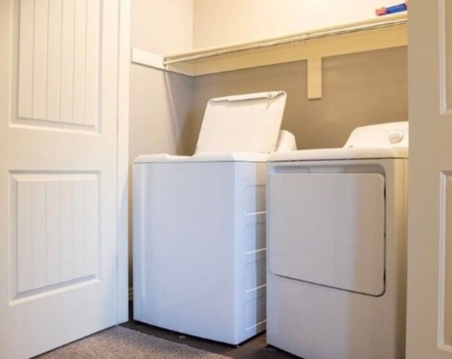 Building Photo - FREE 55" TV or 28" BLACKSTONE WITH SIGNED LEASE!! 4B/4.5B - AUG 8 MOVE-IN!