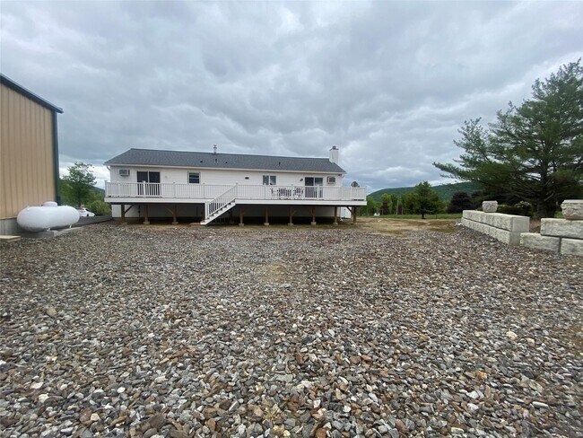 Building Photo - 286 Cricket Hill Rd