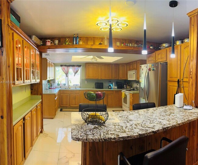 Building Photo - 1230 NW 74th Ave