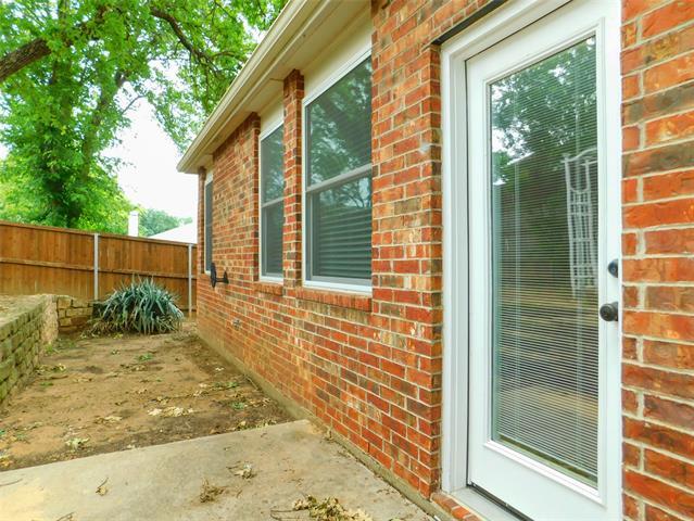 Building Photo - 7917 Seven Oaks Ln