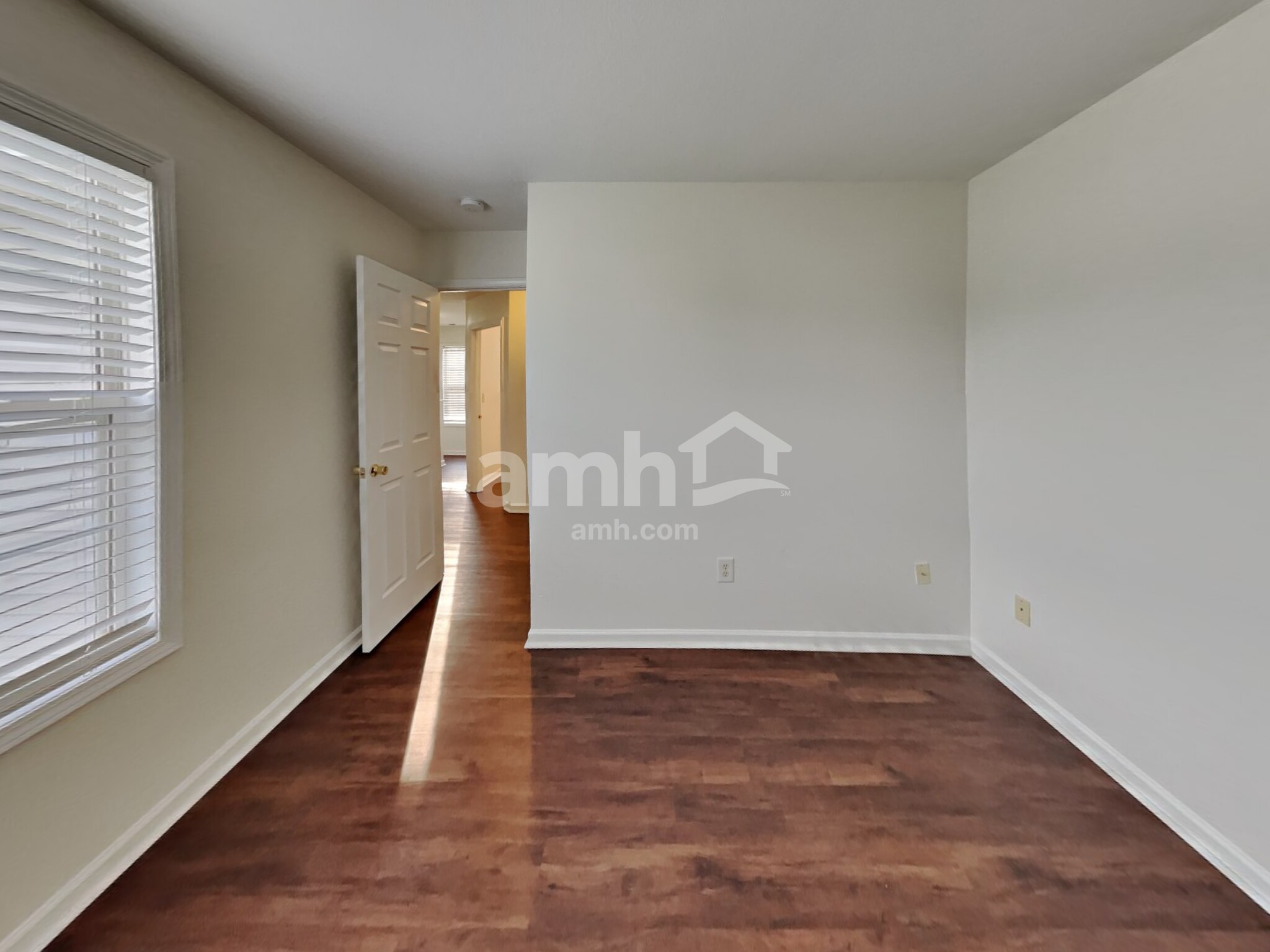 Building Photo - 117 Sawhorse Dr