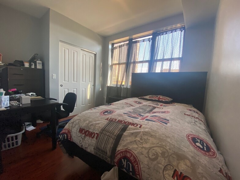 Building Photo - 1464 S Michigan Ave