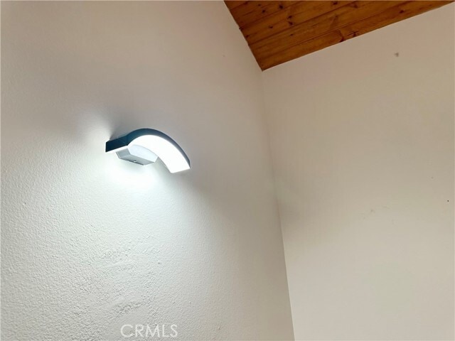 Building Photo - 1433 S Beverly Dr