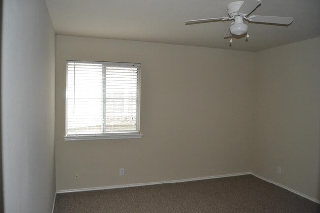 Building Photo - 306 Bright Chase