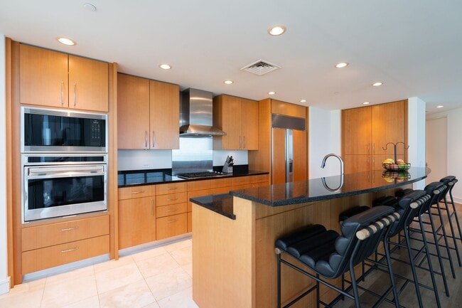 Building Photo - HOKUA 3 bedroom FULLY FURNISHED