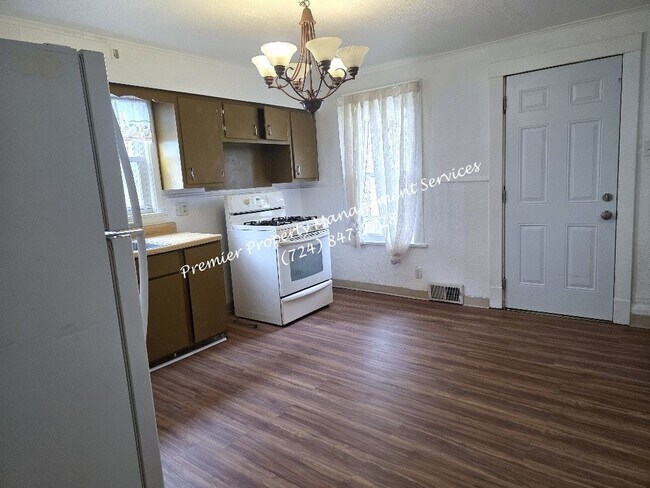 Building Photo - 307 Todd St