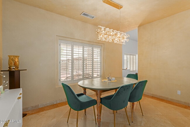 Building Photo - 601 W San Marcos Dr