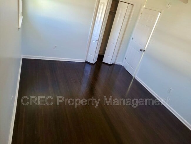 Building Photo - 7744 Allwood Ave