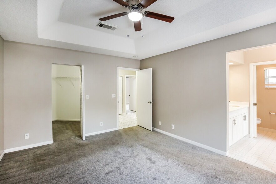 Building Photo - 4792 NW 5th Pl