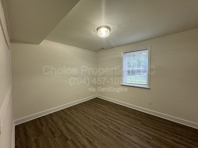 Building Photo - 253 Scofield Rd
