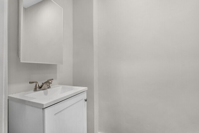 Building Photo - Beautiful Newly Renovated 3 Bedroom with a Large Basement For Rent in Mill Hill District of Balti...