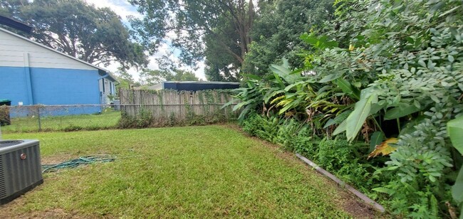 Building Photo - 2-Bedroom, 2-Bathroom Home, Orlando/Waterf...