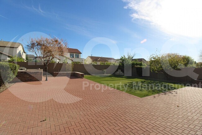 Building Photo - 3159 E Chisum Ln