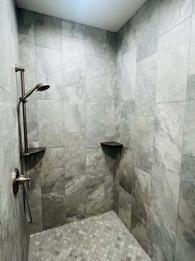 Building Photo - Newer Home - 3 Bedroom - 2 Bath - Corvallis