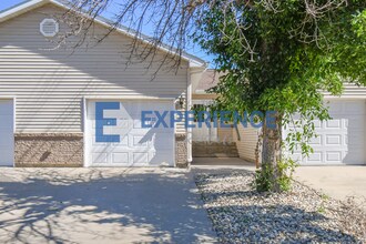 Building Photo - 1420 E Redwood Blvd