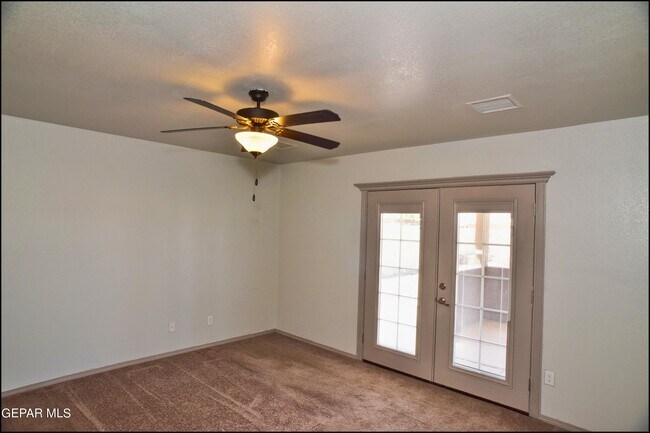 Building Photo - 703 Joe Rodriguez Dr