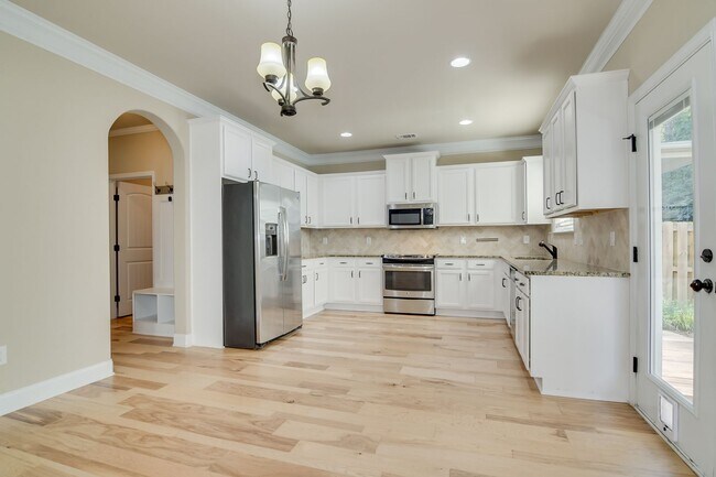 Building Photo - Updated Home in Heart of Evans