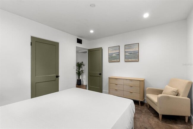 Building Photo - 1805 Springtime Ave