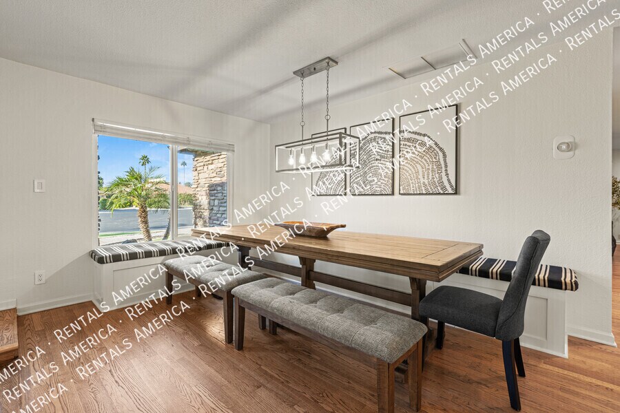 Building Photo - 7007 N Vía De Manana