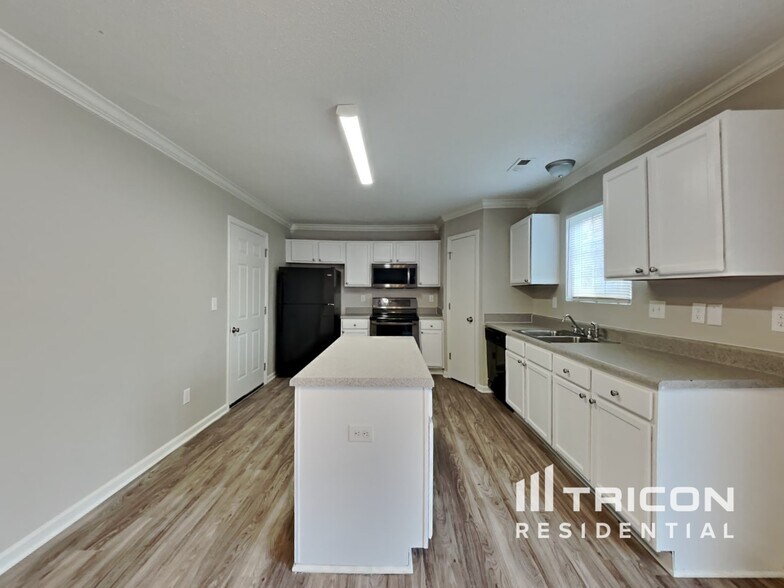 Building Photo - 7 Selsey Ct