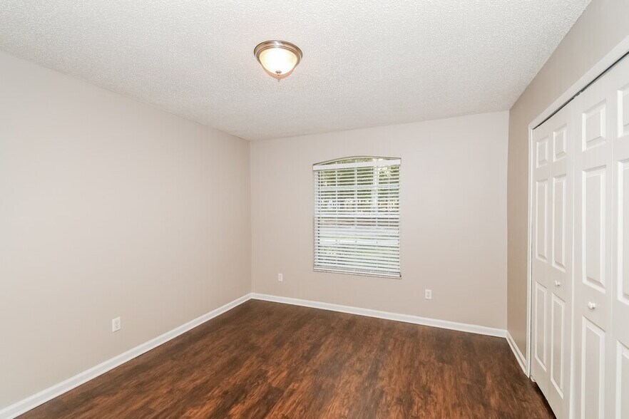 Building Photo - 1946 Running River Rd