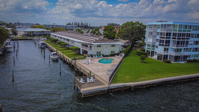 Building Photo - 68 Yacht Club Dr