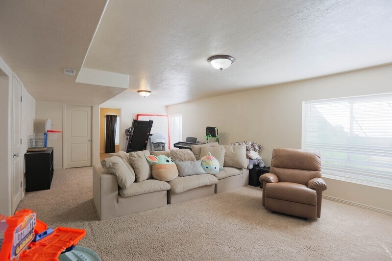 Building Photo - 2533 Cimmaron Dr