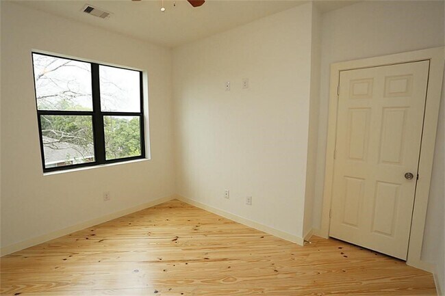 Building Photo - 4102 McKinney St