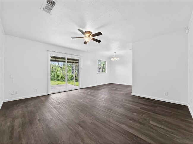 Building Photo - 2521 Putnam St