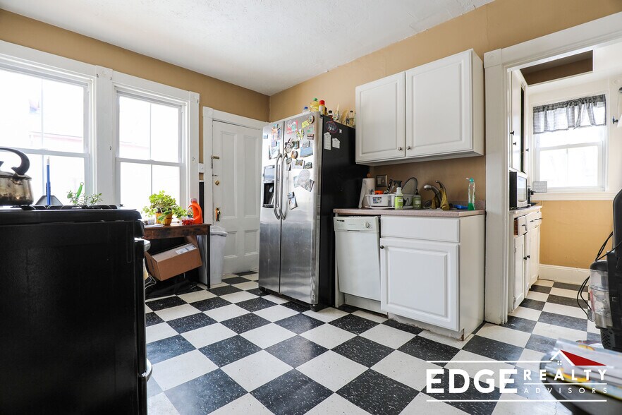 Building Photo - 11 Frederika St