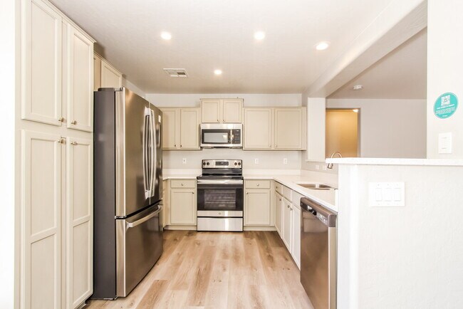 Building Photo - 11565 W Carol Ave