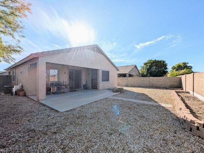 Building Photo - 5770 W Golden Ln