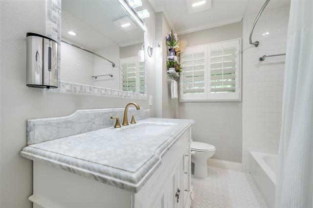 Building Photo - 4554 St Landry Dr