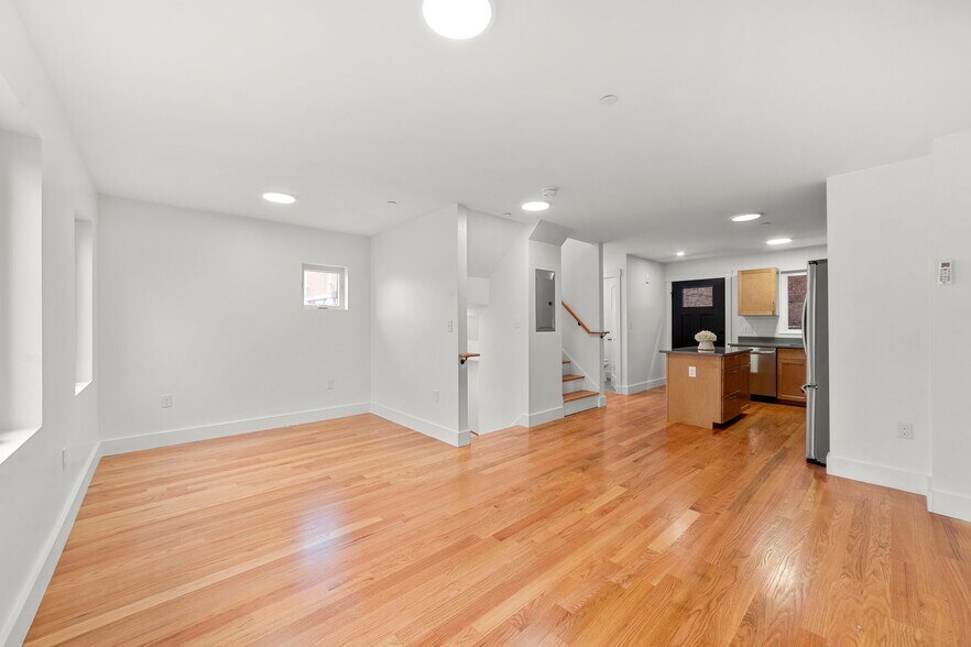 Building Photo - 140 Prospect St